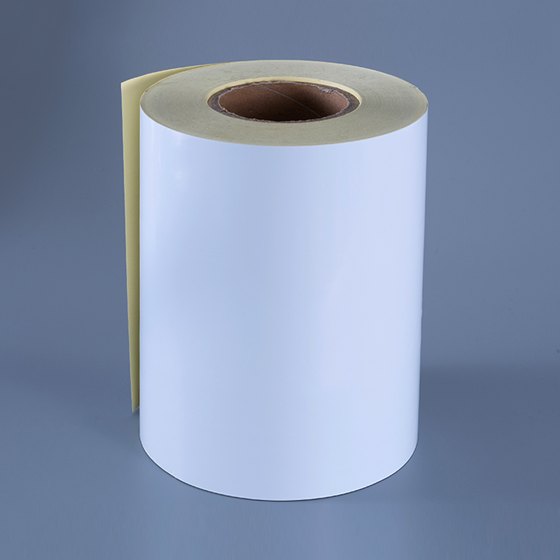 50 mic fényes fehér poliészter fólia öntapadó címke eltávolítható ragasztóval alkoholálló és magas hőmérsékletnek ellenálló