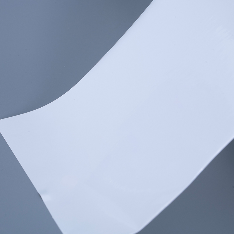 25 mic fényes PET vinilfólia címkeanyagok akril ragasztó Jumbo tekercs tintasugaras nyomtatáshoz